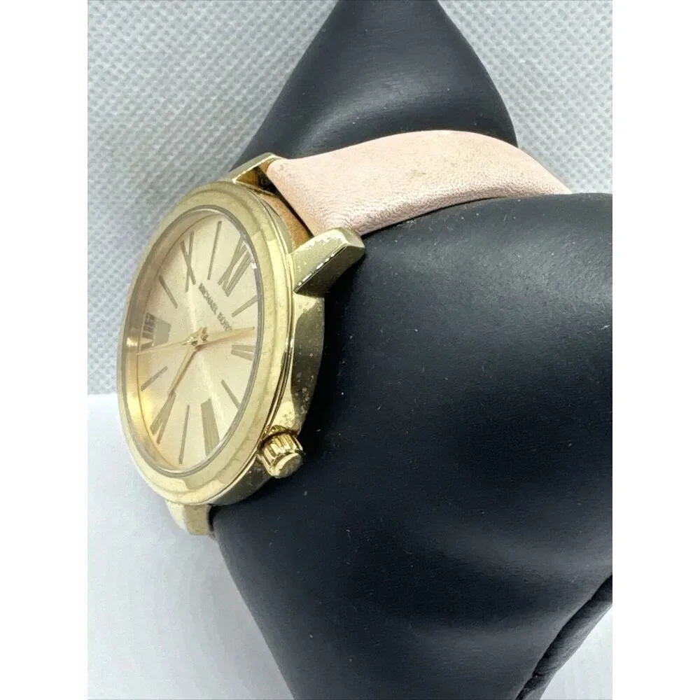Michael Kors Hartman MK2558 Women's Pink Leather Analog Dial Quartz Watch JNA683